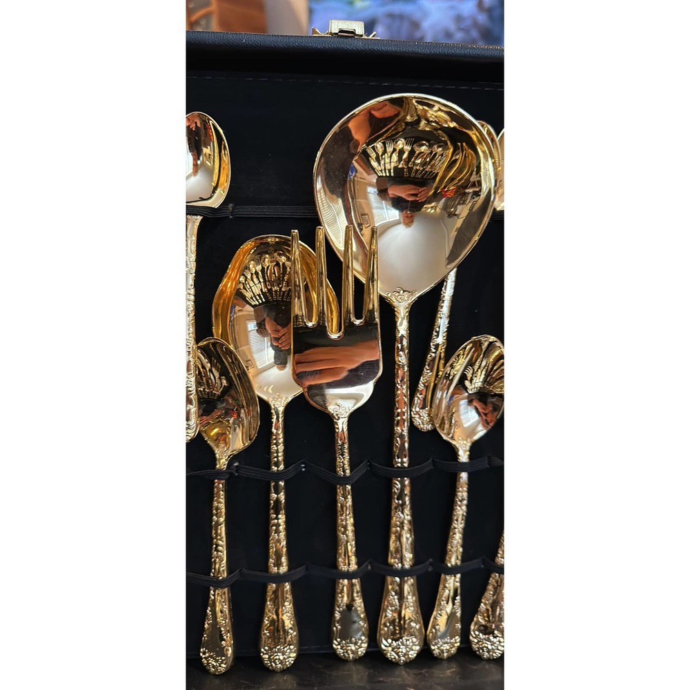 Unbranded Gold Silverware Set Of 12 + Serving Pieces And Case - Picture 2 of 5